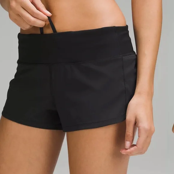 lululemon Speed Up Low-Rise Lined Short 2.5" | SIZE 4 - Picture 2 of 5